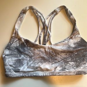 Lululemon sports bra